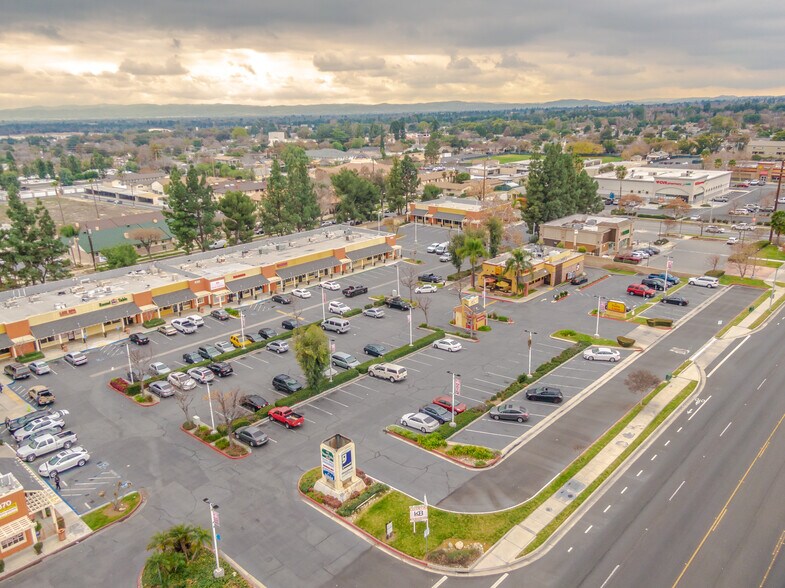 710-870 E Foothill Blvd, Upland, CA à louer - Photo de l’immeuble – Image 3 sur 27