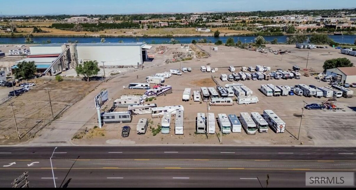 2000 Yellowstone hwy, Idaho Falls, ID à vendre Photo de l’immeuble– Image 1 sur 11