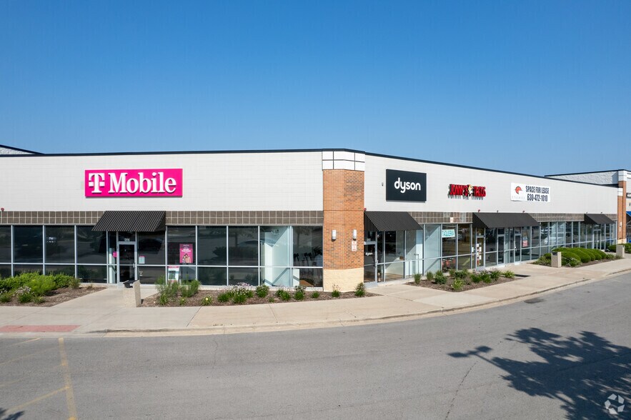 121-139 S Weber Rd, Bolingbrook, IL à louer - Photo de l’immeuble – Image 2 sur 7