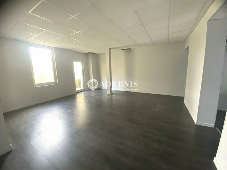 Local commercial dans Malakoff à louer - Photo de l’immeuble – Image 1 sur 5