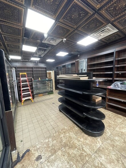 171 W 23rd St, New York, NY à louer - Photo de l’immeuble – Image 1 sur 3