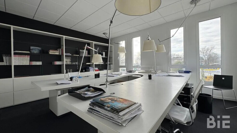 Bureau dans Mérignac à louer - Photo de l’immeuble – Image 2 sur 4