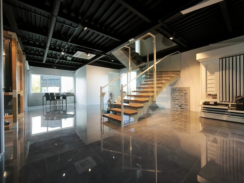 Bureau dans Viarmes à louer - Photo de l’immeuble – Image 2 sur 17