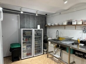 Local commercial dans Madrid, Madrid à louer Photo intérieure– Image 2 sur 2