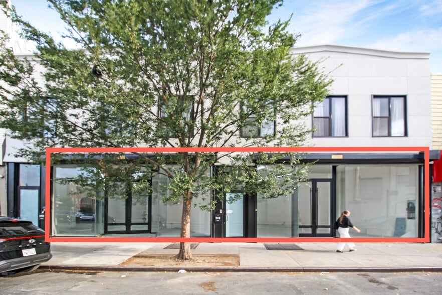 1000 Flushing Ave, Brooklyn, NY à louer - Photo de l’immeuble – Image 1 sur 2