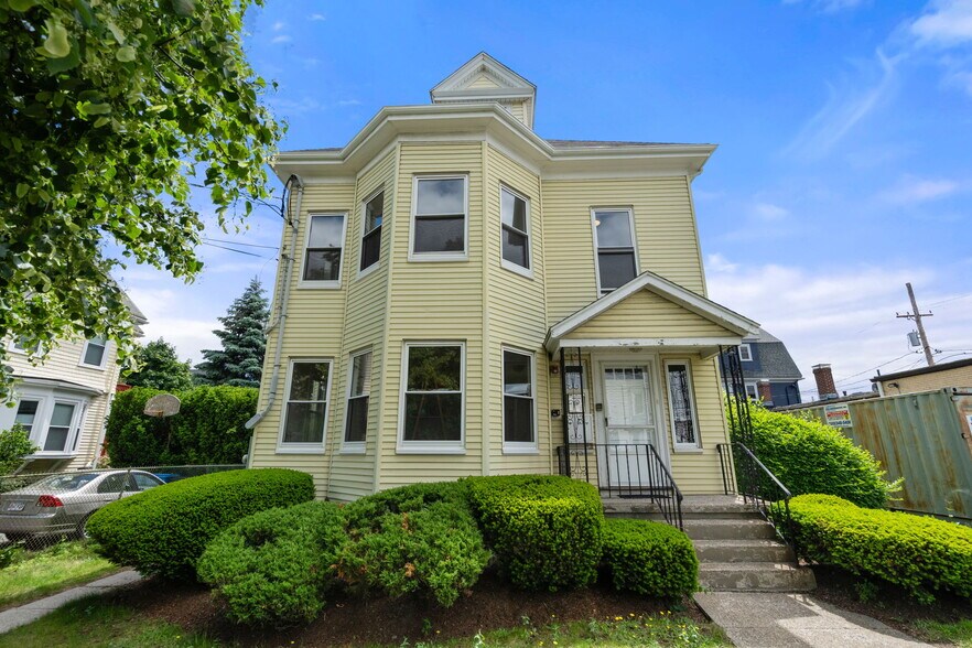 5 Marlboro St, Belmont, MA à vendre - Photo principale – Image 1 sur 27