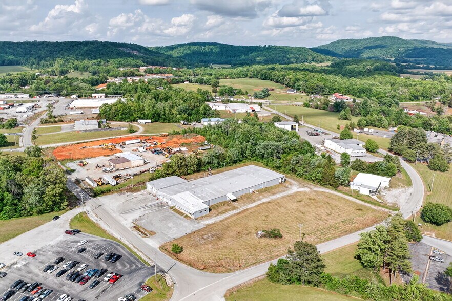167 Industrial Park Cir, Livingston, TN à louer - Photo de l’immeuble – Image 3 sur 20
