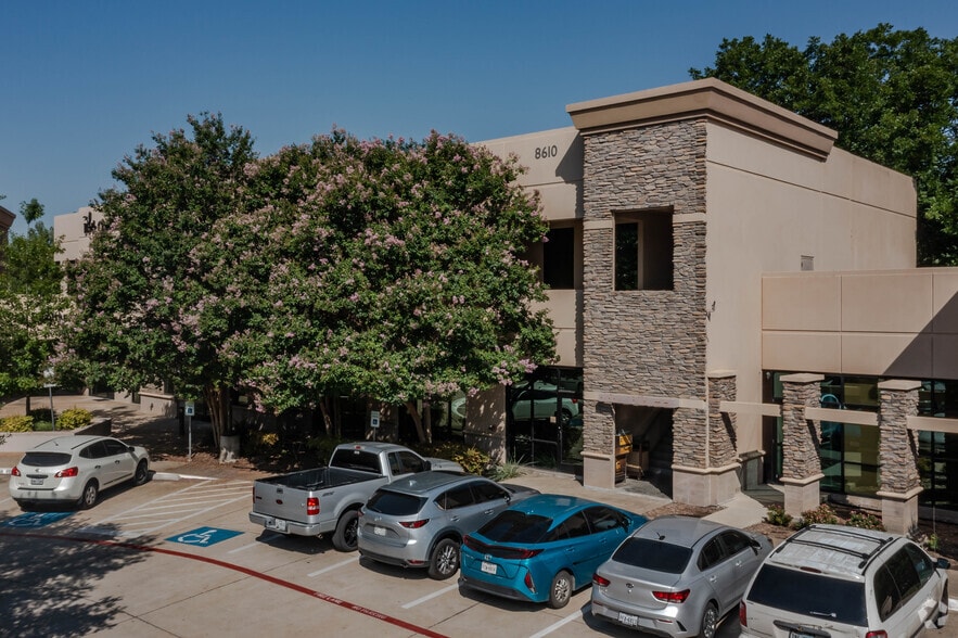 8610 Greenville Ave, Dallas, TX à vendre - Photo de l’immeuble – Image 3 sur 4