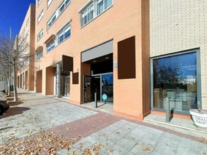 Local commercial dans Alcobendas, Madrid à louer Photo de l’immeuble– Image 2 sur 2