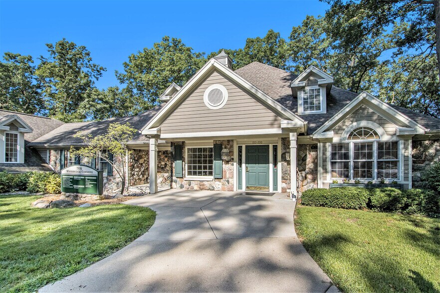 7950 Moorsbridge Rd, Portage, MI à louer - Photo de l’immeuble – Image 2 sur 16