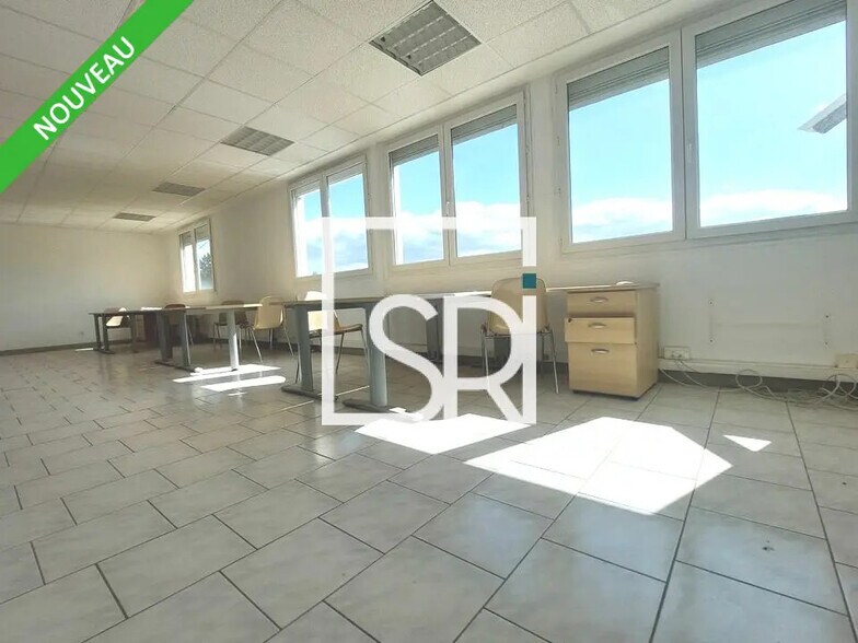 Bureau dans Cournon-d'Auvergne à louer - Photo intérieure – Image 2 sur 21