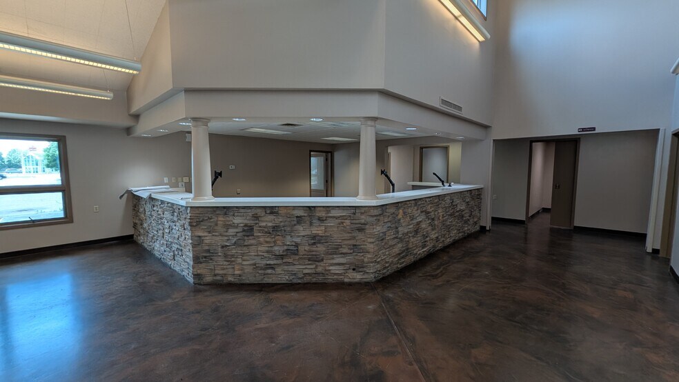 12555 Adams Rd, Granger, IN à vendre - Photo de l’immeuble – Image 3 sur 22