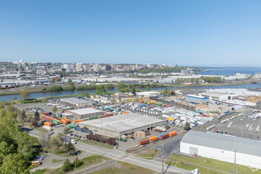Port-Linc Logistics portefeuille de 2 biens à vendre sur LoopNet.fr - Photo principale – Image 2 sur 2
