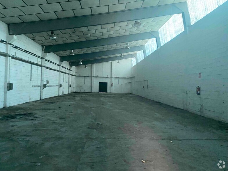 Industriel/Logistique dans San Fernando de Henares, Madrid à louer - Photo de l’immeuble – Image 2 sur 11