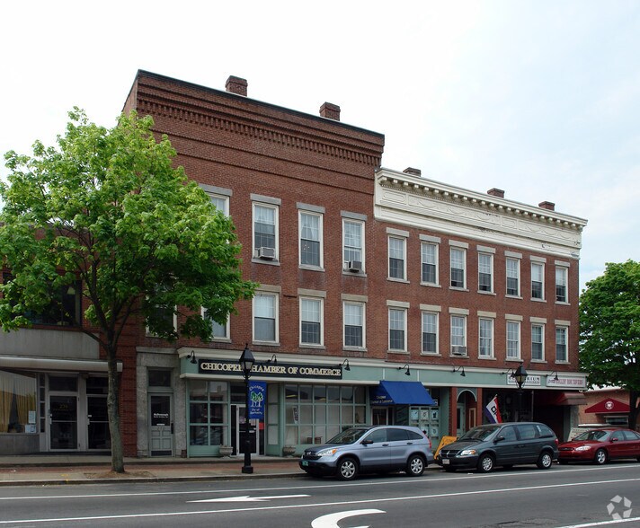 264 Exchange St, Chicopee, MA à louer - Photo de l’immeuble – Image 2 sur 8