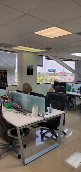 1620 W Oakland Park Blvd, Fort Lauderdale, FL à louer - Photo de l’immeuble – Image 2 sur 10