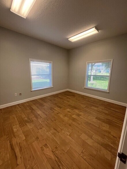 9050 Cypress Green Dr, Jacksonville, FL à louer - Photo de l’immeuble – Image 3 sur 13
