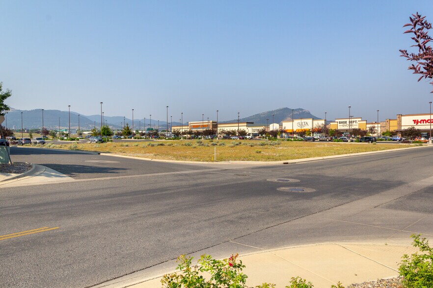 2015 Cromwell Dixon Ln, Helena, MT à vendre - Photo de l’immeuble – Image 2 sur 6