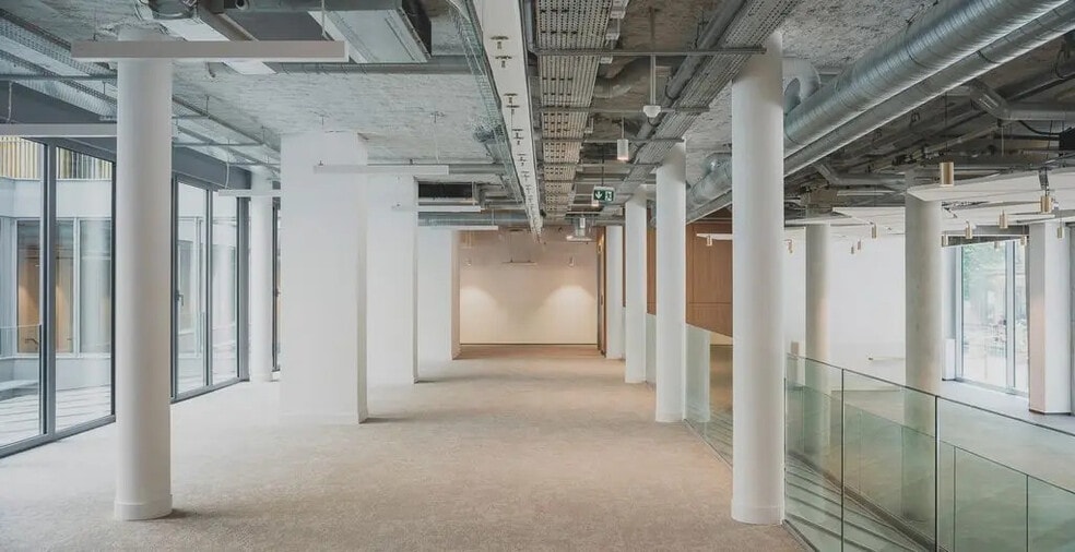 12-16 Rue Versigny, Paris à louer - Photo de l’immeuble – Image 3 sur 10