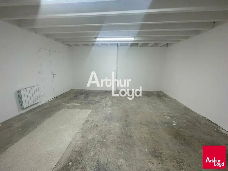 Local d’activités dans Lancé à louer - Photo intérieure – Image 2 sur 5