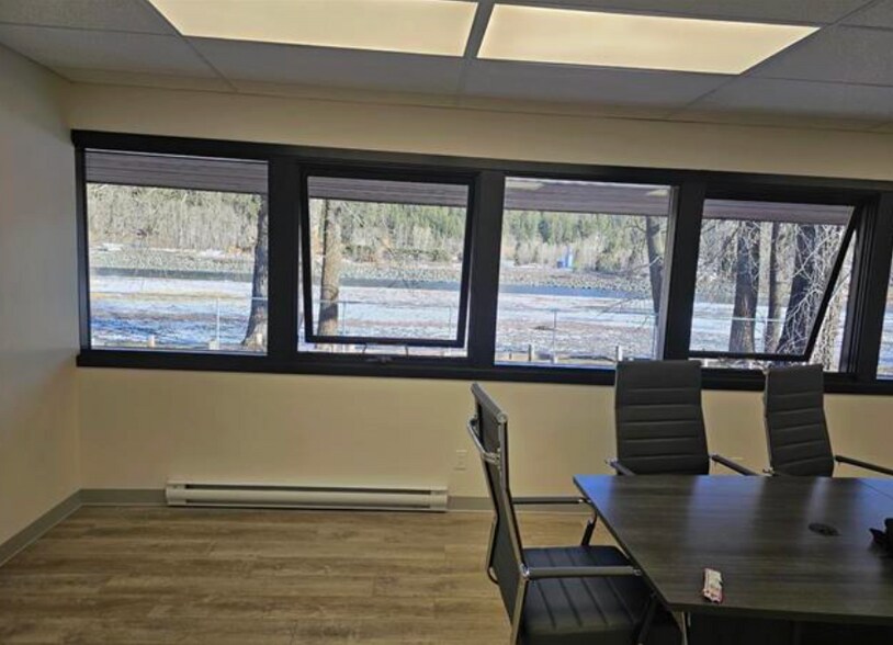1640 River rd, Prince George, BC à louer - Photo de l’immeuble – Image 2 sur 7