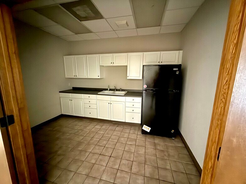 15 NE 20th St, Lawton, OK à louer - Photo de l’immeuble – Image 2 sur 3