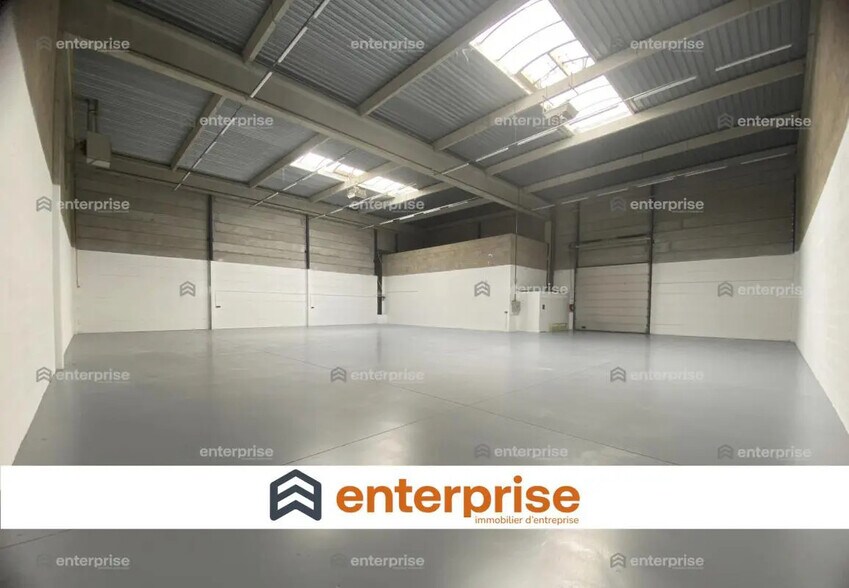 Local d’activités dans Chambly à louer - Photo intérieure – Image 1 sur 7