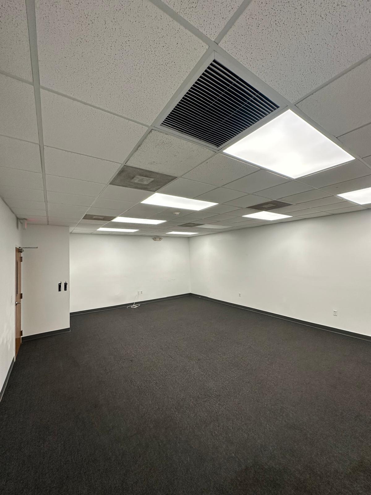 381 N Krome Ave, Homestead, FL à louer Photo intérieure– Image 1 sur 2