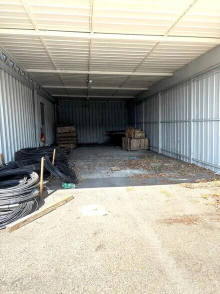 Local d’activités dans Cugnaux à louer - Photo de l’immeuble – Image 3 sur 14