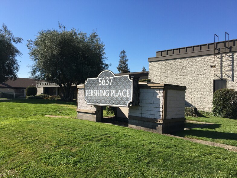 5637 N Pershing Ave, Stockton, CA à louer - Photo de l’immeuble – Image 2 sur 91