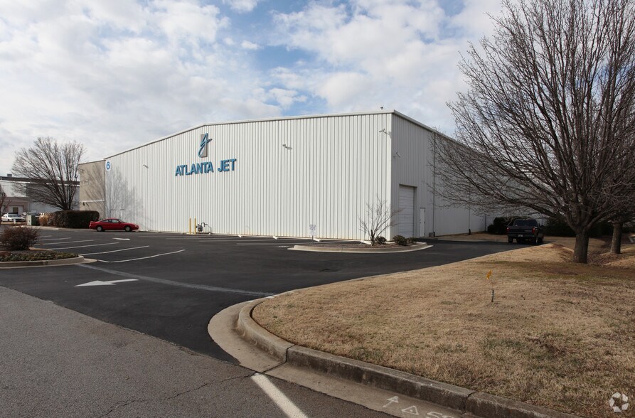 490 Briscoe Blvd, Lawrenceville, GA à vendre - Photo de l’immeuble – Image 2 sur 14