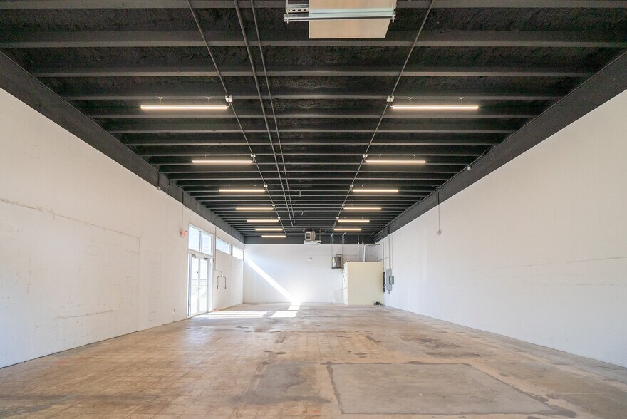 6212 NE 4th Ct, Miami, FL à louer - Photo intérieure – Image 3 sur 10