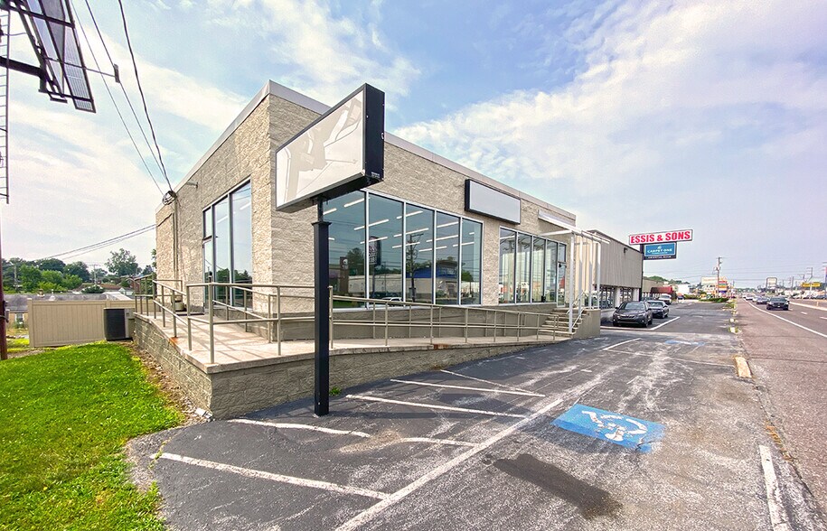 4647 Jonestown Rd, Harrisburg, PA à louer - Photo de l’immeuble – Image 2 sur 8
