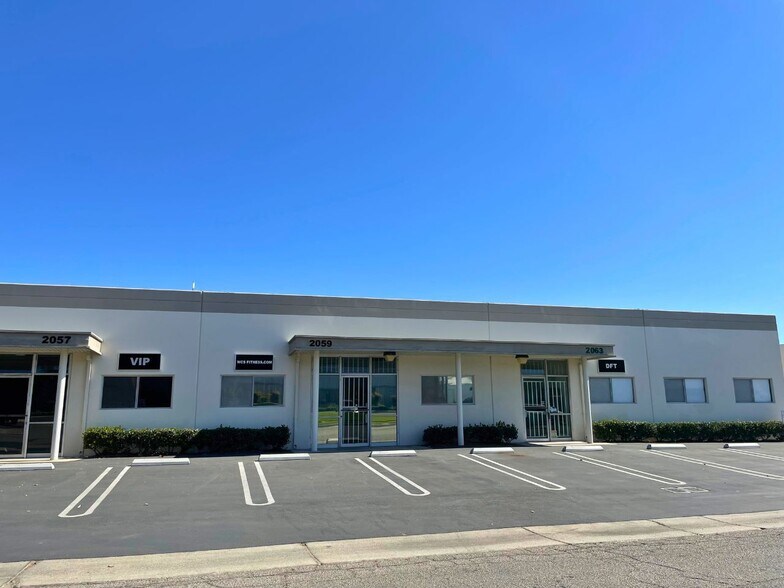 2021-2041 S Lyon St, Santa Ana, CA à louer - Photo de l’immeuble – Image 2 sur 7