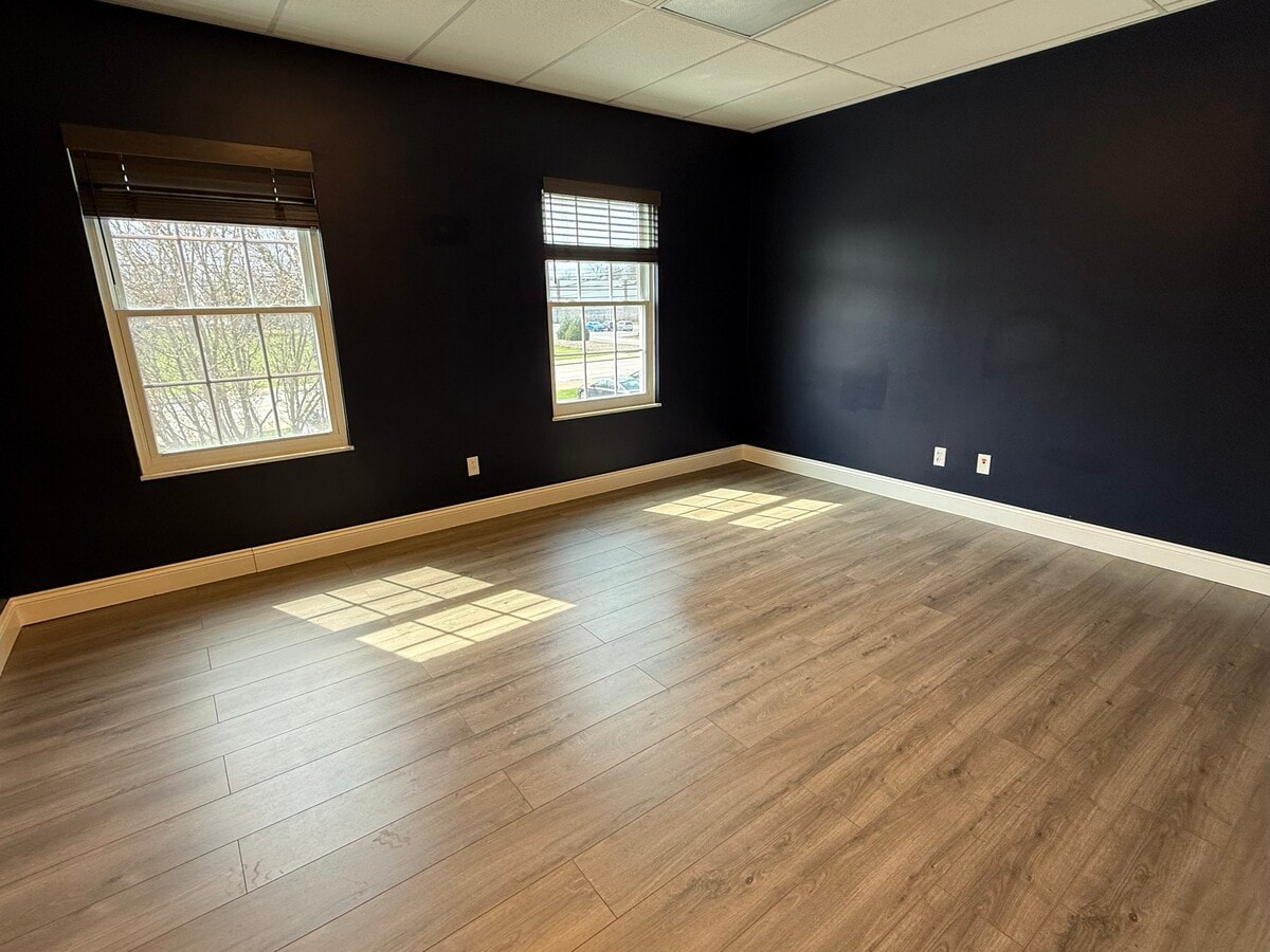 24700 Center Ridge Rd, Westlake, OH 44145 - Lot 210 - - Photo intérieure - Image 1 of 13