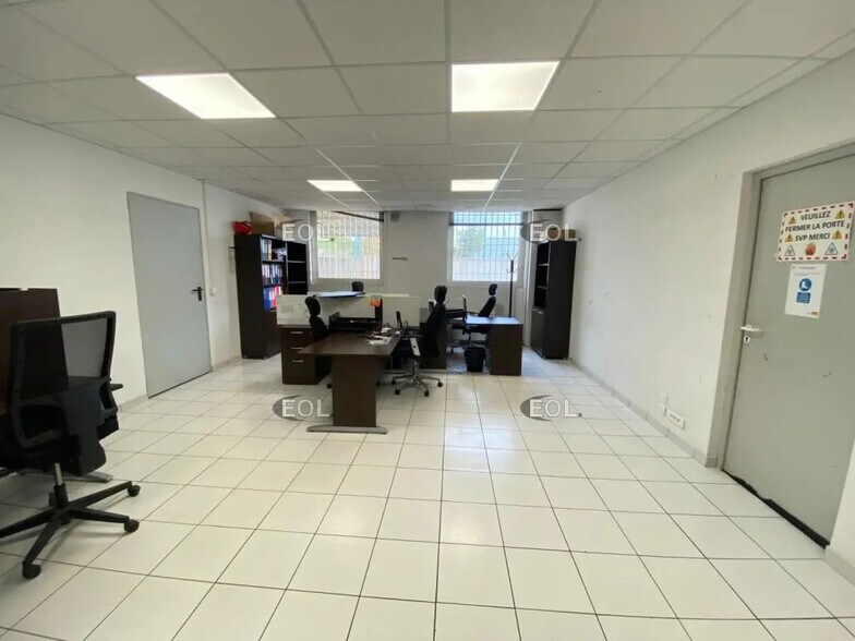 Local d’activités dans Marseille à louer - Photo intérieure – Image 2 sur 9