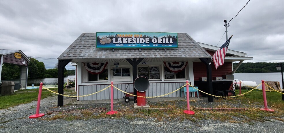 266 County Route 7, Nassau, NY à vendre - Photo de l’immeuble – Image 1 sur 15