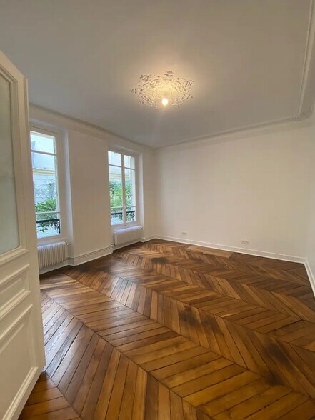 Bureau dans Paris à louer - Photo de l’immeuble – Image 2 sur 8