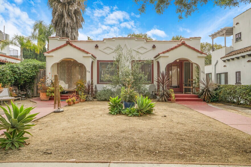 1218 Poinsettia Dr, West Hollywood, CA à vendre - Photo de l’immeuble – Image 2 sur 14