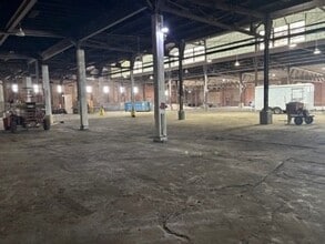 2600 SW Washington St, Peoria, IL à louer Photo intérieure– Image 2 sur 6