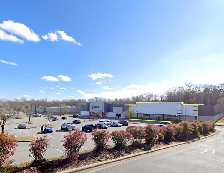 8110-8116 University City Blvd, Charlotte, NC à louer - Photo principale – Image 1 sur 3