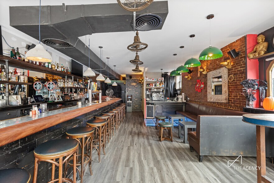 623 Manhattan Ave, Brooklyn, NY à louer - Photo de l’immeuble – Image 2 sur 6