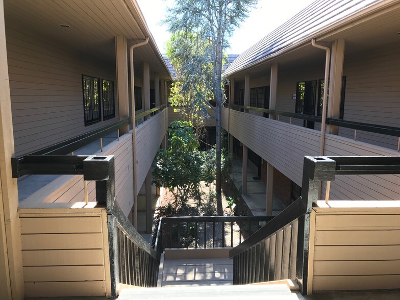 30101 Town Center Dr, Laguna Niguel, CA à louer - Photo de l’immeuble – Image 3 sur 21