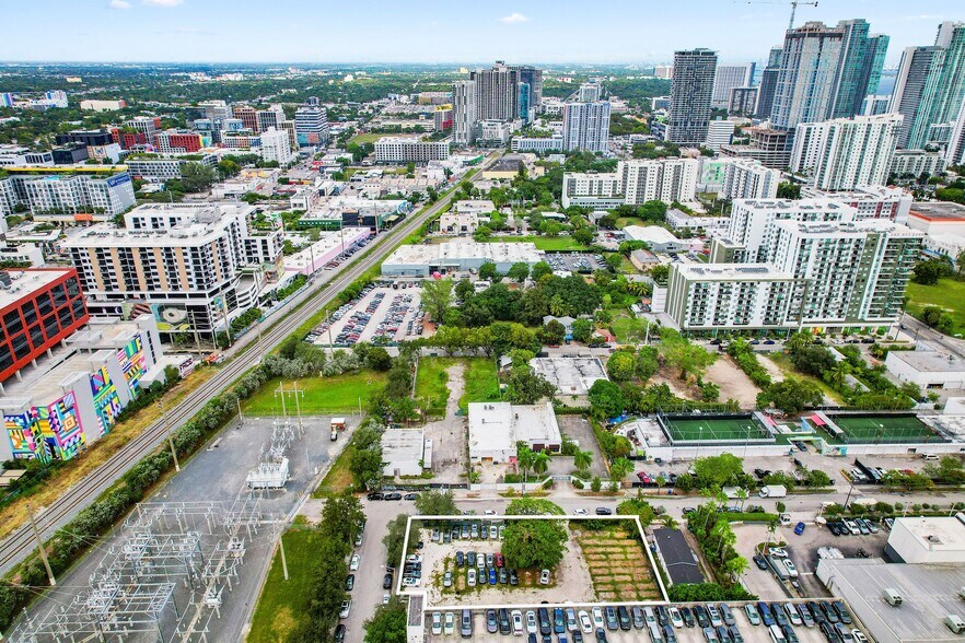 100-118 NE 21st St, Miami, FL à vendre - Photo de l’immeuble – Image 3 sur 10