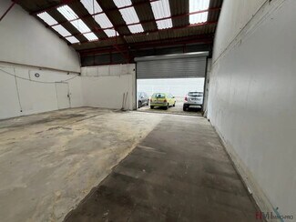 Plus de détails pour Local d'activités à louer