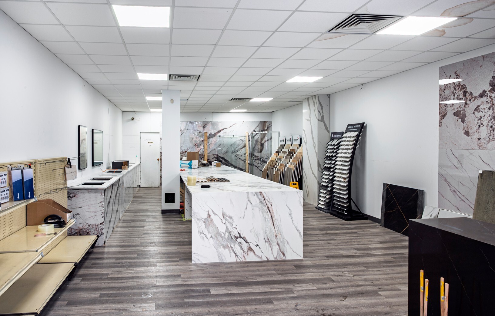 2102-2130 Glenmore Crt SE, Calgary, AB à louer Photo intérieure– Image 1 sur 2