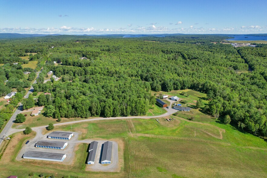 688 Manchester Rd, Belgrade, ME à vendre - Photo de l’immeuble – Image 2 sur 18