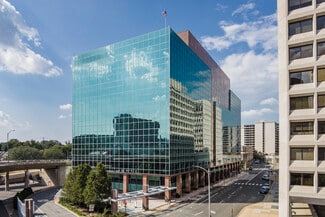 Plus de détails pour 2550 S Clark St, Arlington, VA - Bureau à louer