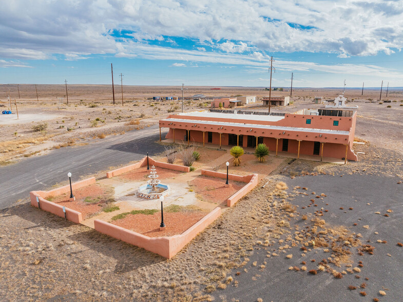 1498 E. US-90, Marfa, TX à vendre - Photo de l’immeuble – Image 3 sur 42