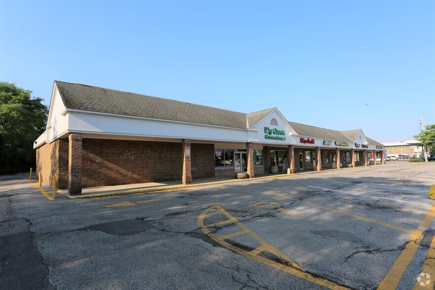 10239 Brookpark Rd, Parma, OH à louer - Photo principale – Image 2 sur 4